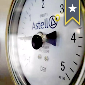 An image of an autoclave chamber pressure gauge