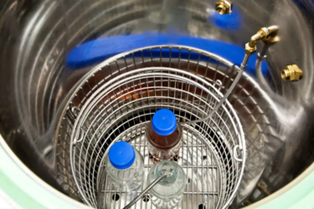 Questões-chave ao adquirir uma nova autoclave - Capacidade e tempo de ciclo