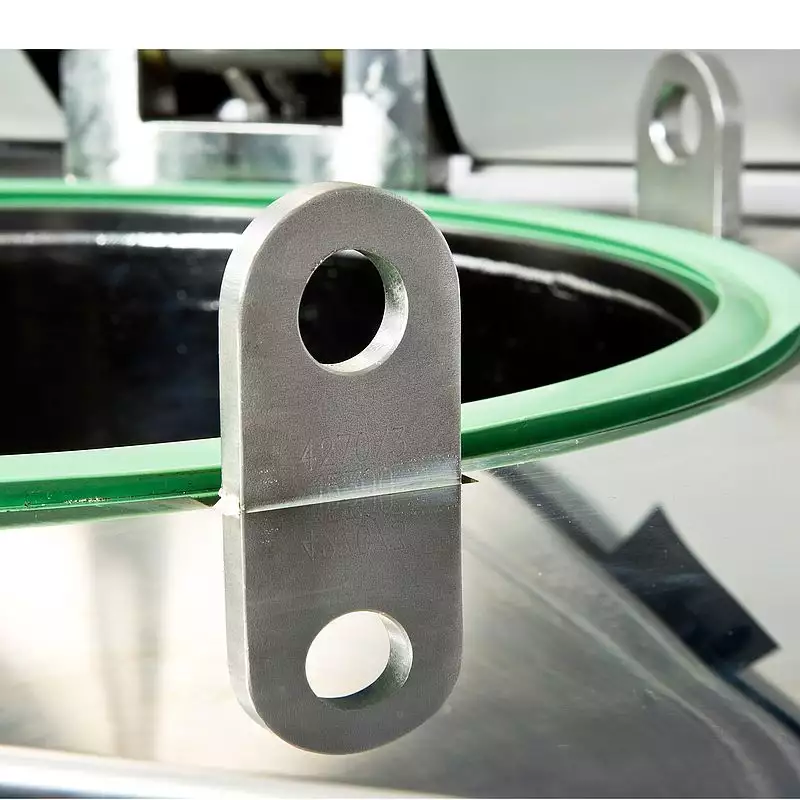 Fast action door closure mechanism